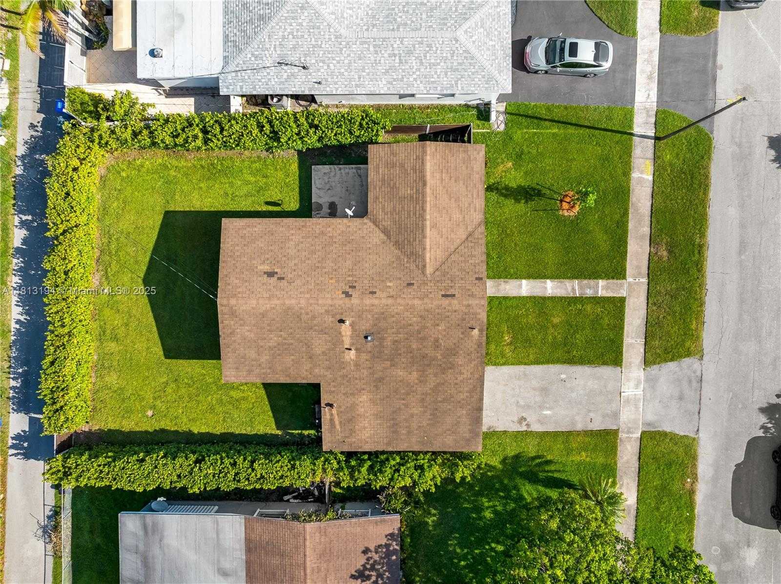 Small Image of 2111 NORTH 14TH CT, Hollywood Number 3