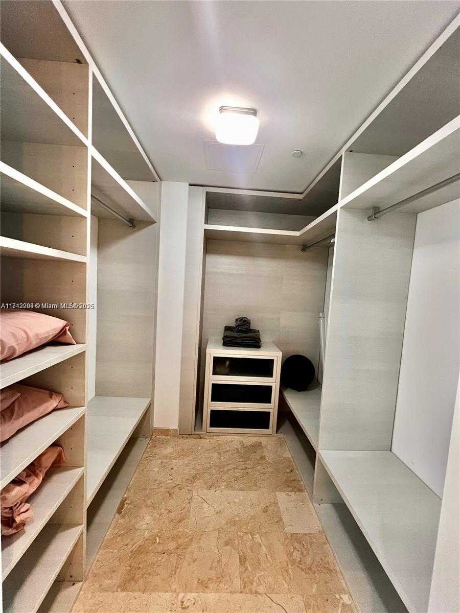Small Image of 88 SOUTH WEST 7TH ST #803, Miami Number 22