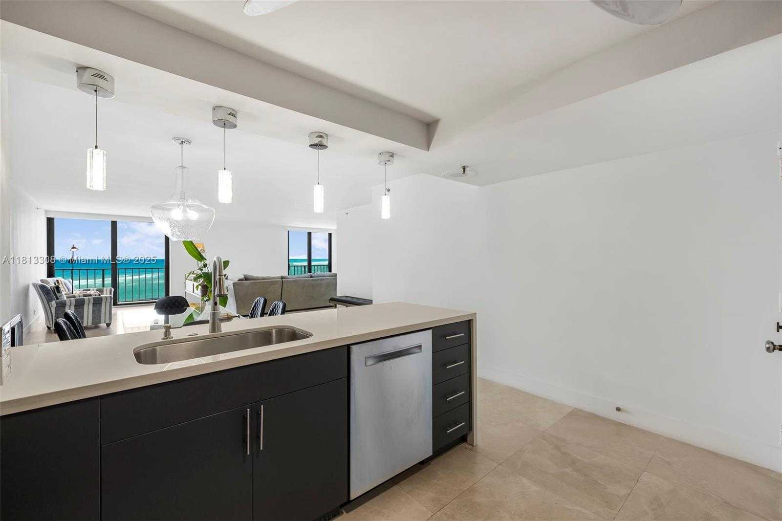 Small Image of 2625 COLLINS AVE #907, Miami Beach Number 12