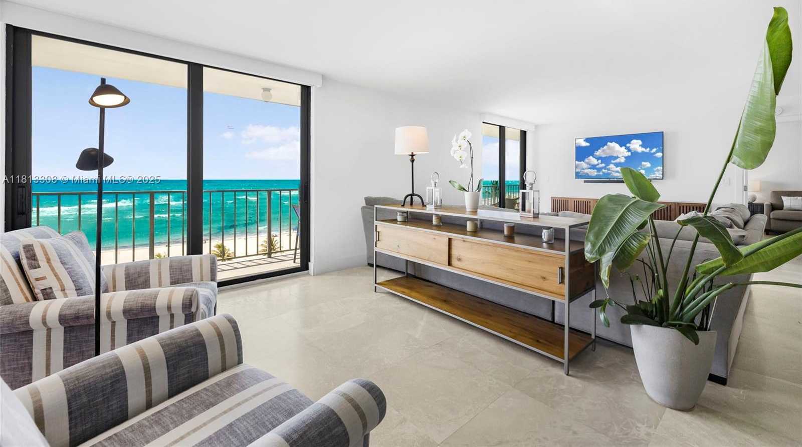 Small Image of 2625 COLLINS AVE #907, Miami Beach Number 21