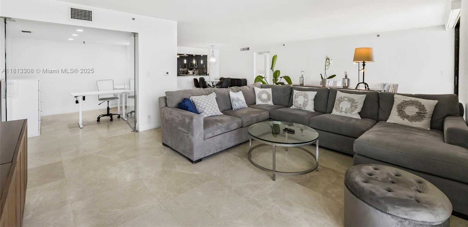 Small Image of 2625 COLLINS AVE #907, Miami Beach Number 25