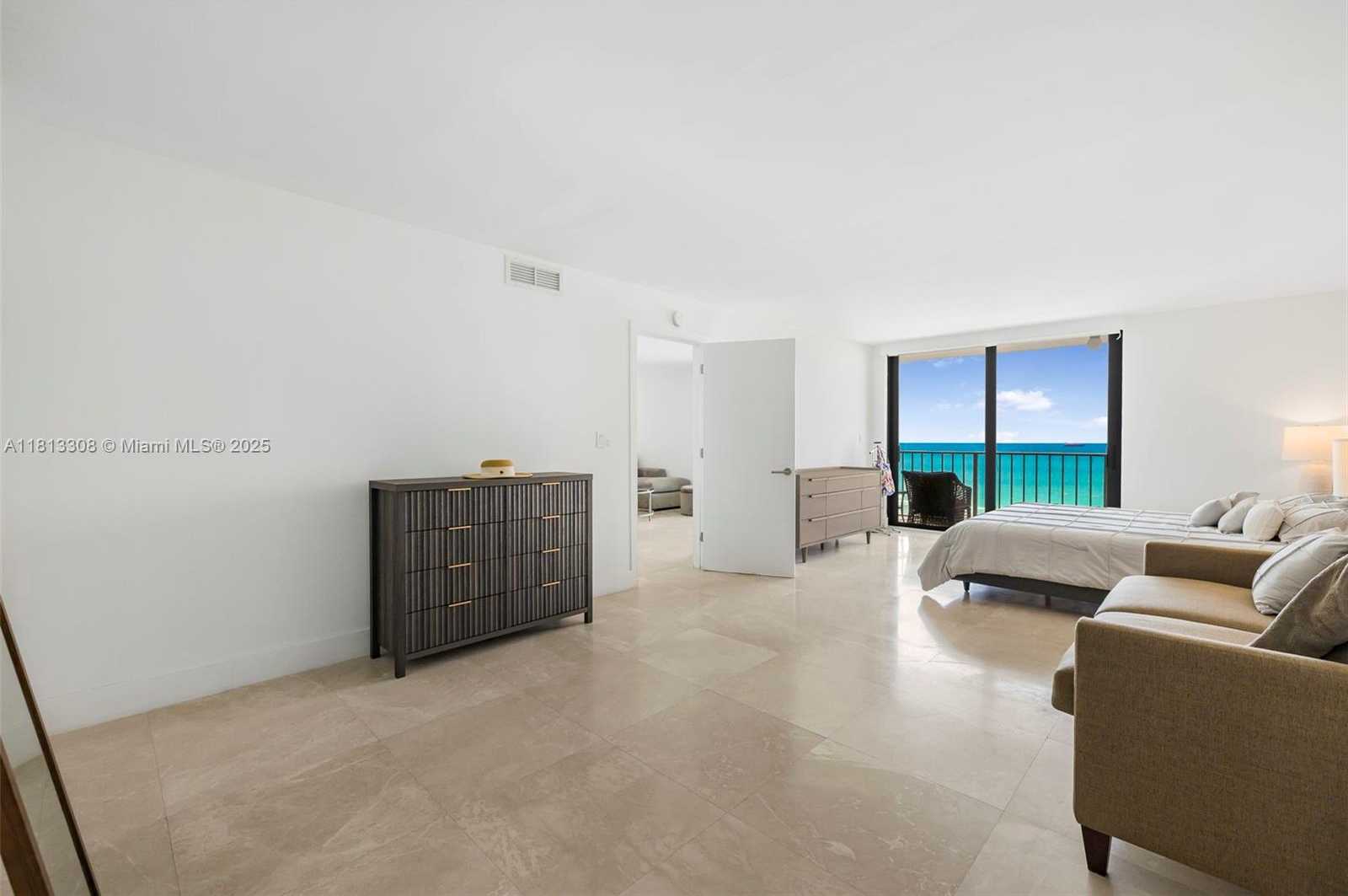 Small Image of 2625 COLLINS AVE #907, Miami Beach Number 47