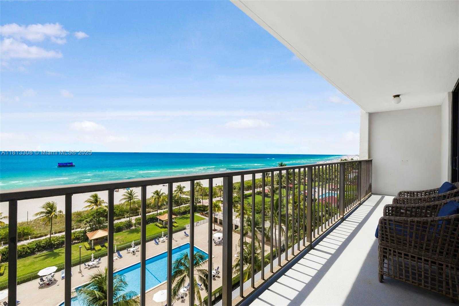Small Image of 2625 COLLINS AVE #907, Miami Beach Number 5