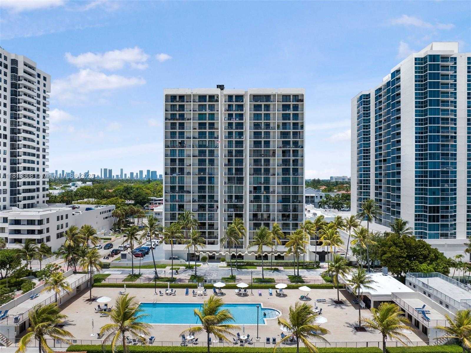 Small Image of 2625 COLLINS AVE #907, Miami Beach Number 68