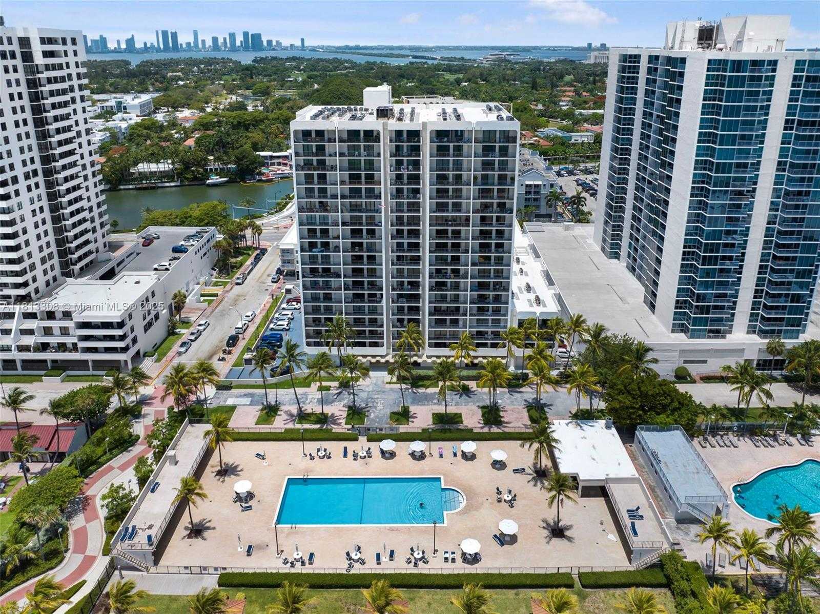 Small Image of 2625 COLLINS AVE #907, Miami Beach Number 69