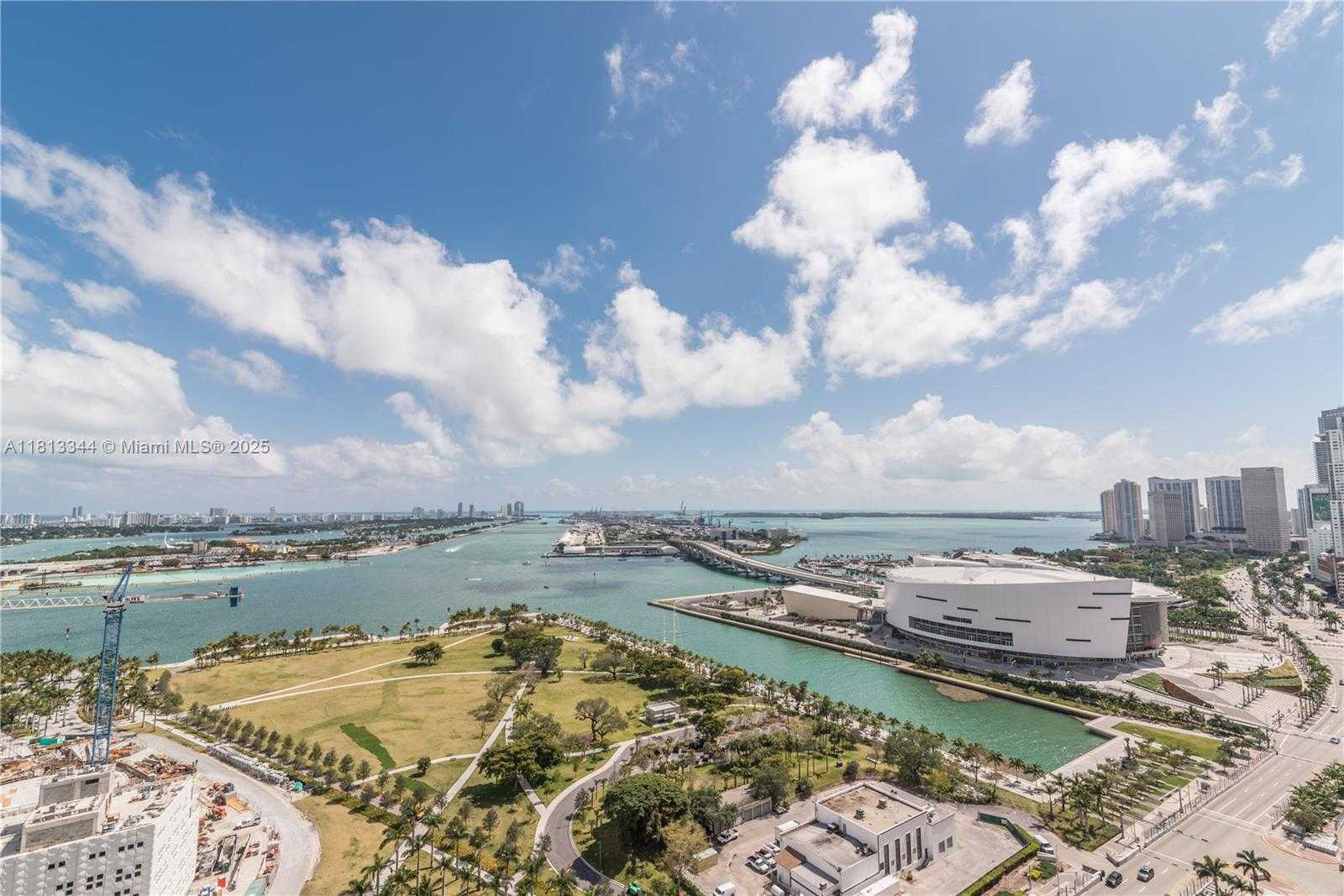 Small Image of 1040 BISCAYNE BLVD #2504, Miami Number 12