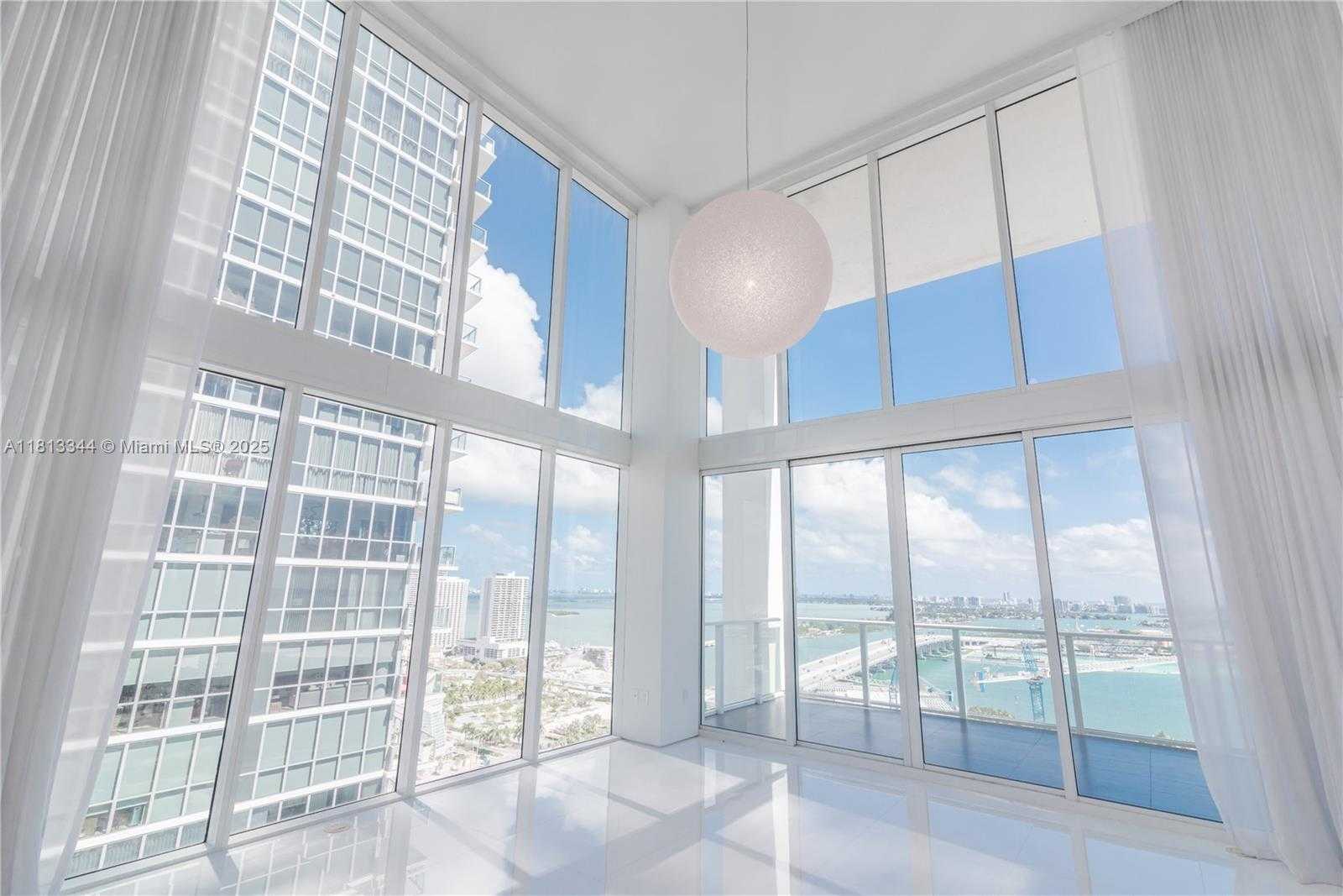 Small Image of 1040 BISCAYNE BLVD #2504, Miami Number 2