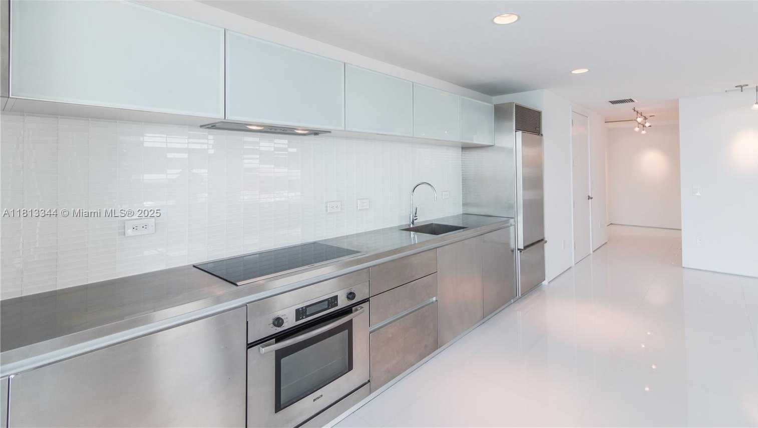 Small Image of 1040 BISCAYNE BLVD #2504, Miami Number 4