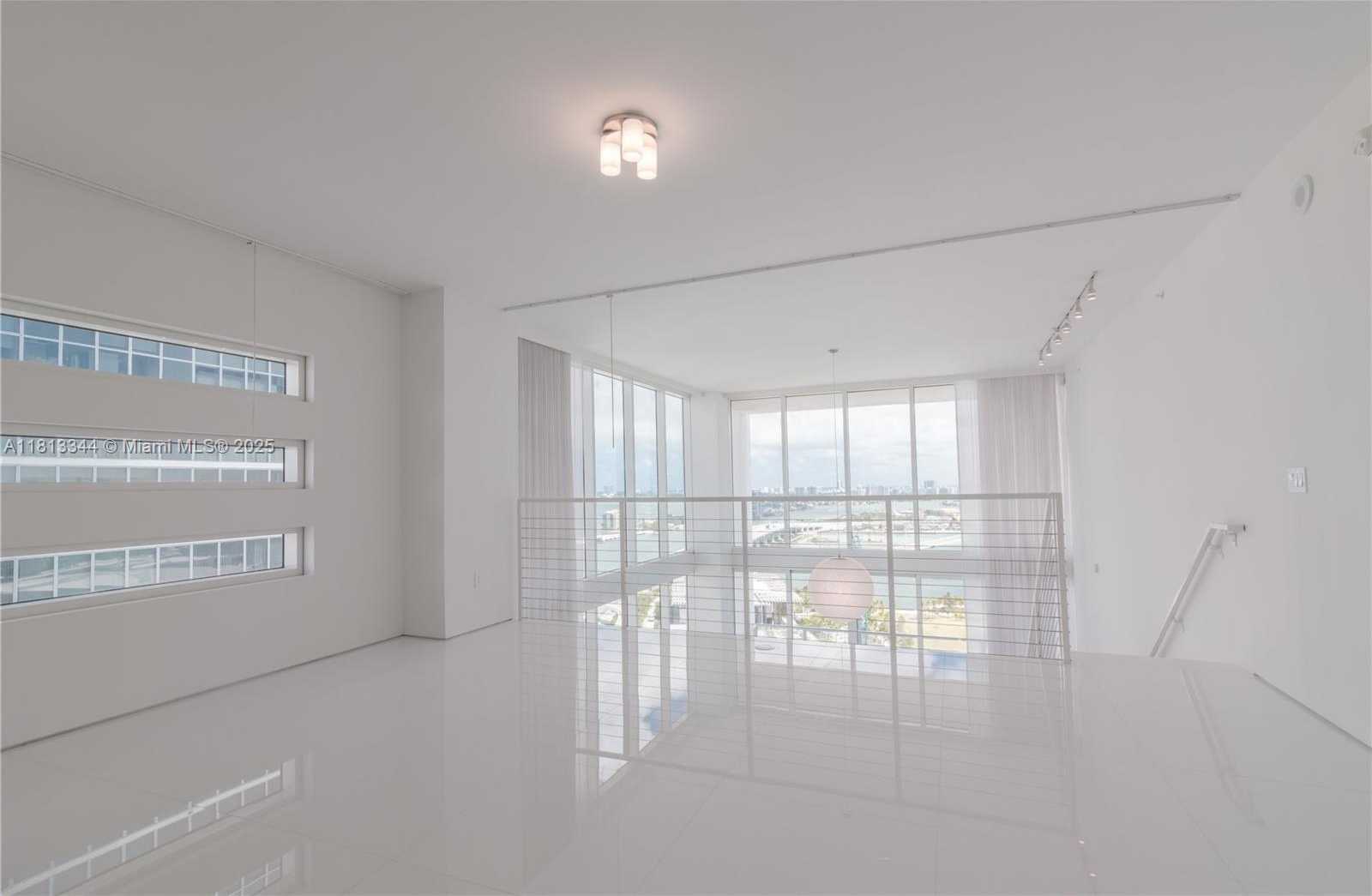 Small Image of 1040 BISCAYNE BLVD #2504, Miami Number 8
