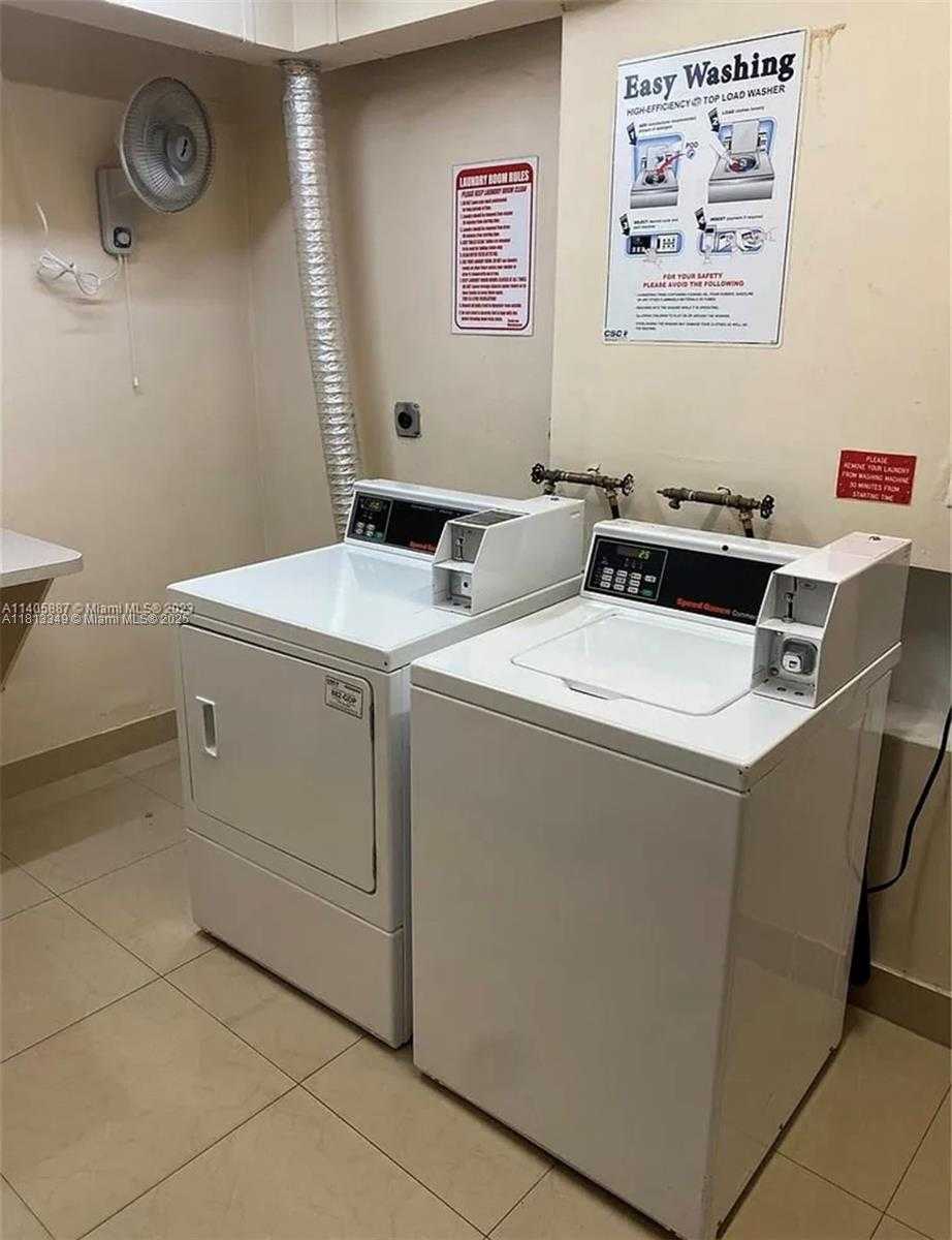 Small Image of 2101 ATLANTIC SHORES BLVD #402, Hallandale Beach Number 13