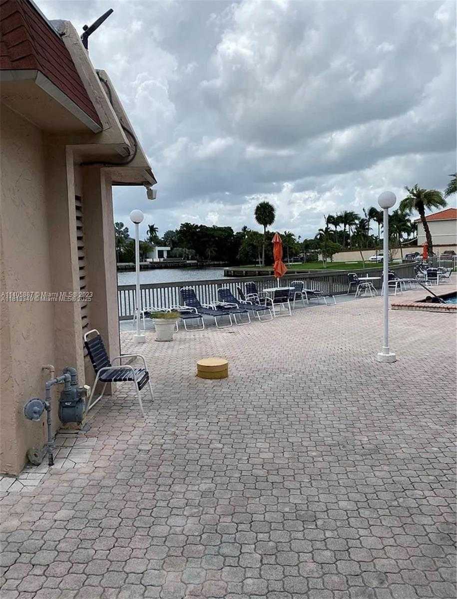 Small Image of 2101 ATLANTIC SHORES BLVD #402, Hallandale Beach Number 15