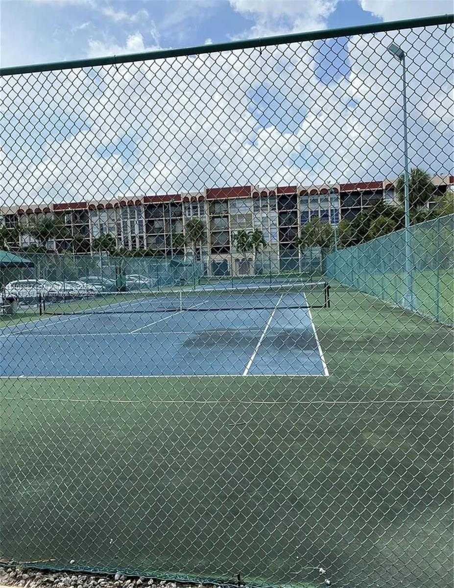 Small Image of 2101 ATLANTIC SHORES BLVD #402, Hallandale Beach Number 16