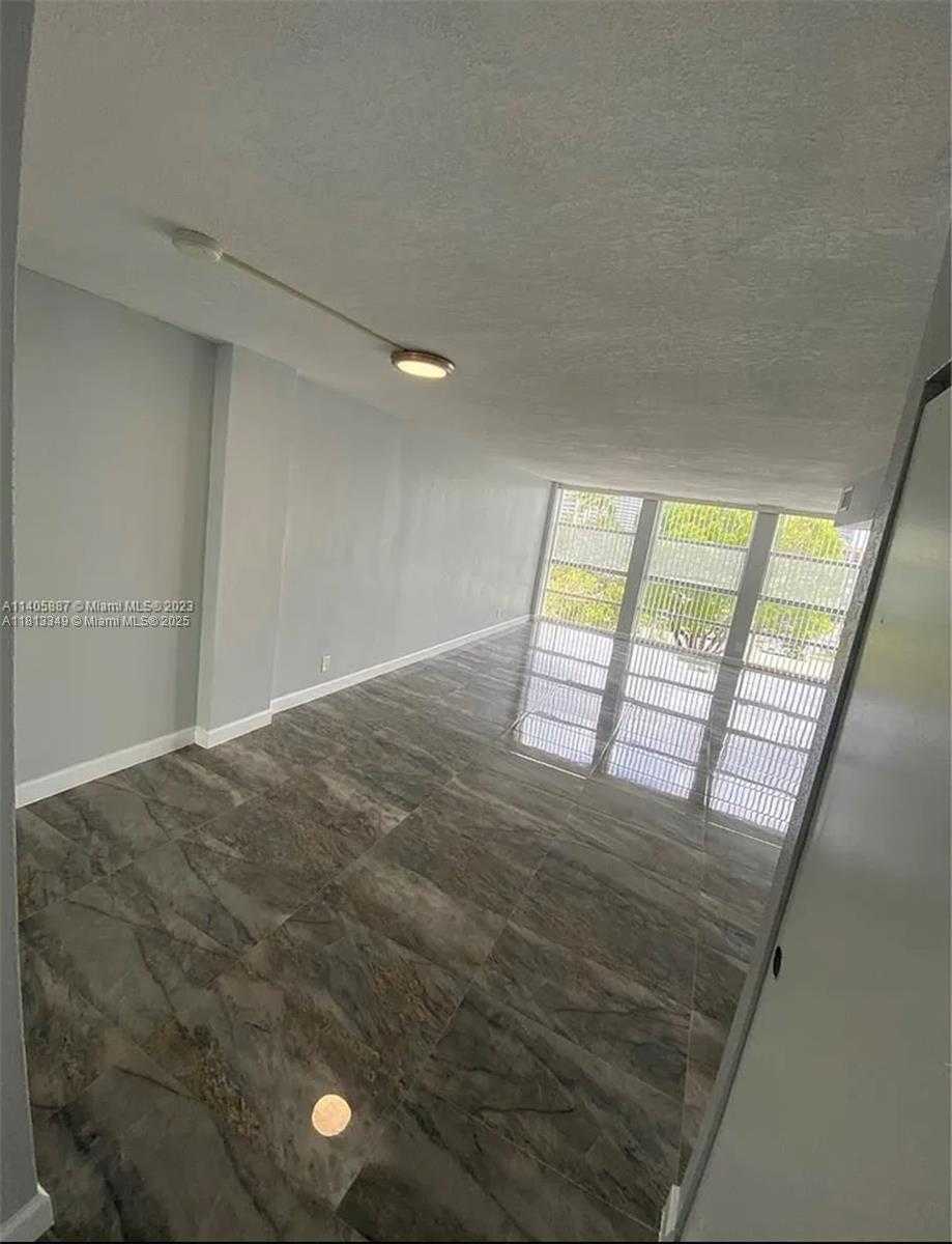 Small Image of 2101 ATLANTIC SHORES BLVD #402, Hallandale Beach Number 7