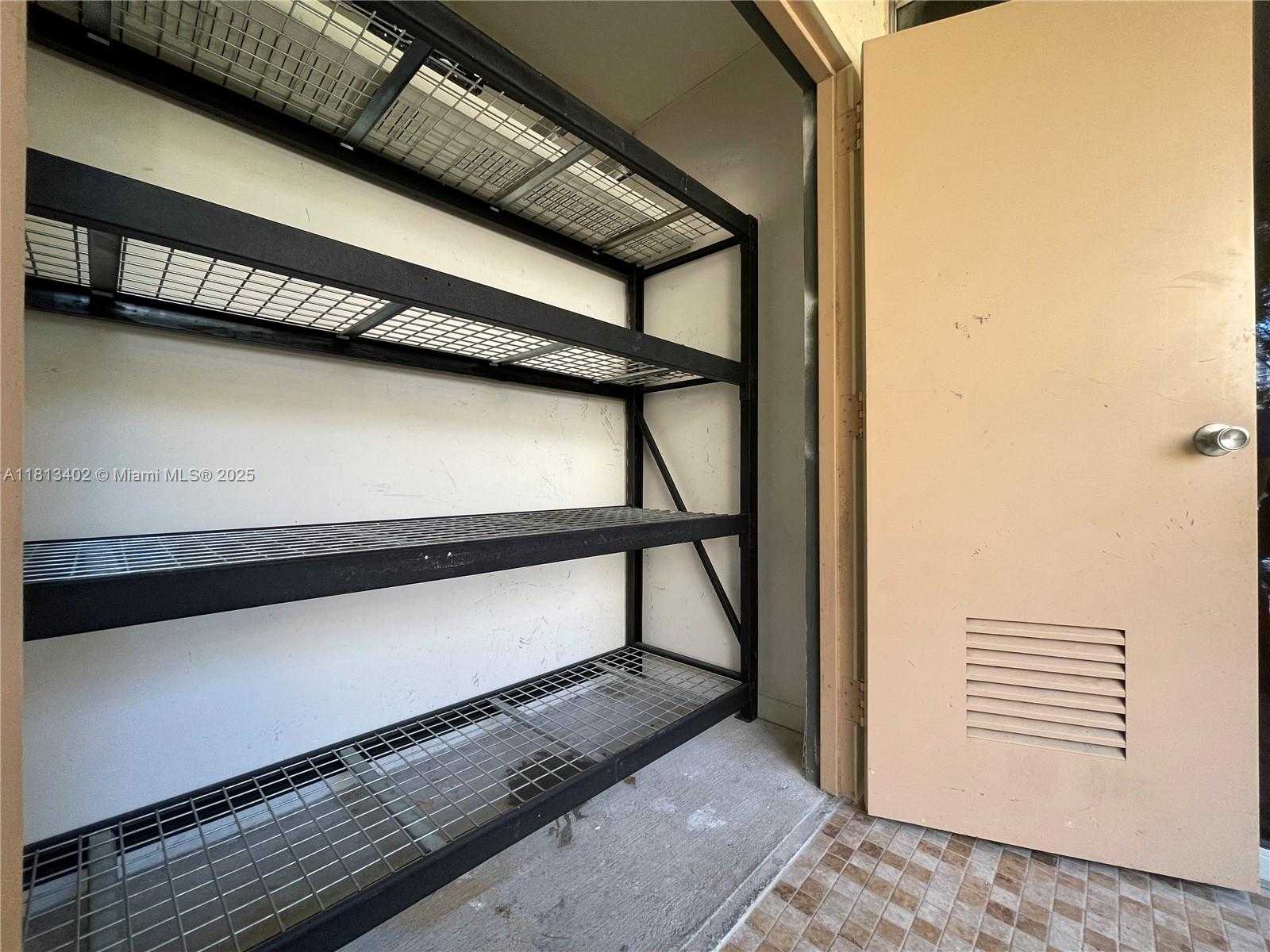 Small Image of 8373 LAKE DR #306, Doral Number 37