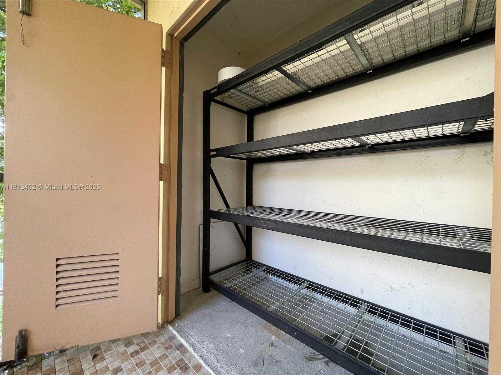 Small Image of 8373 LAKE DR #306, Doral Number 38