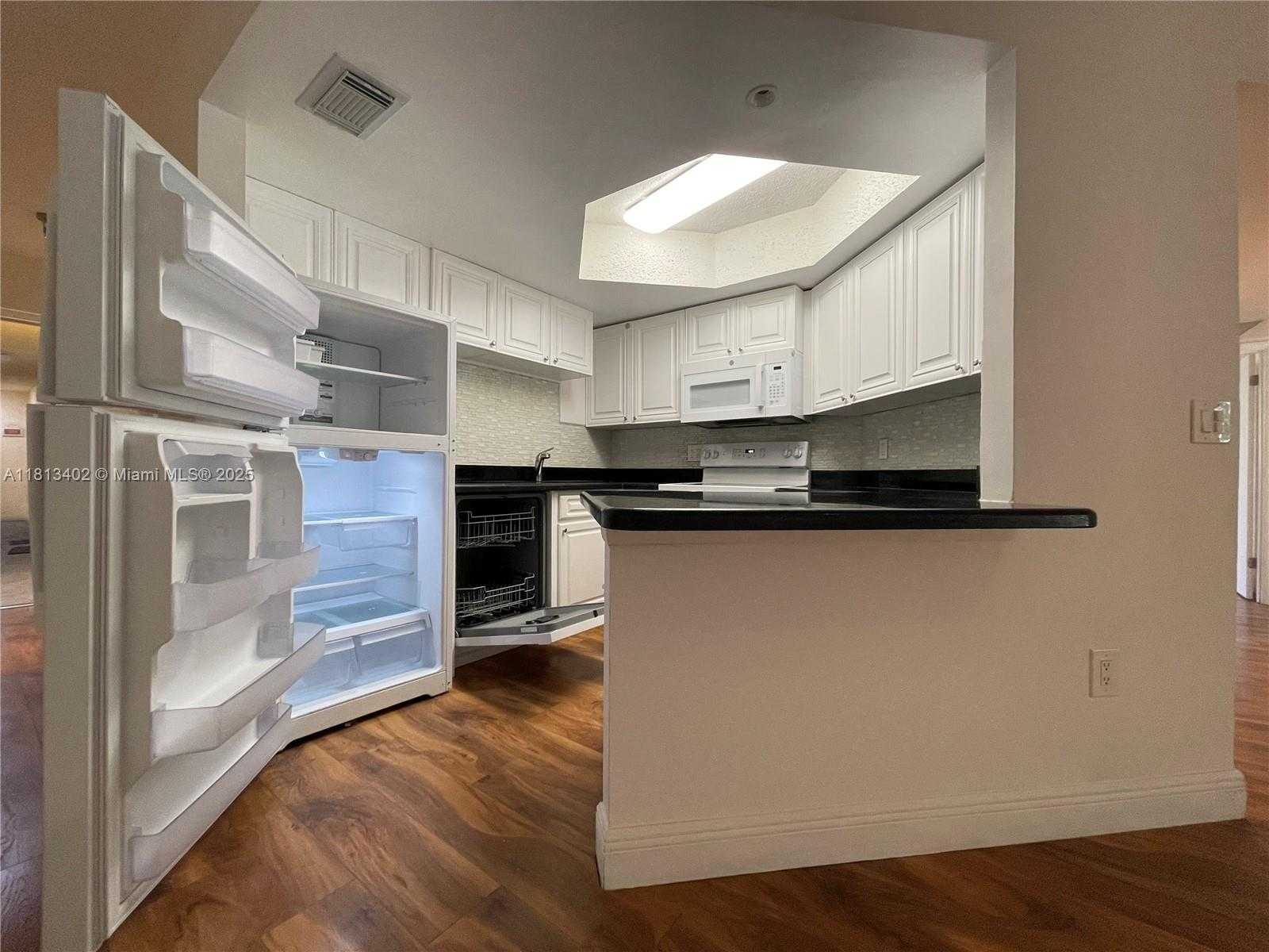 Small Image of 8373 LAKE DR #306, Doral Number 8