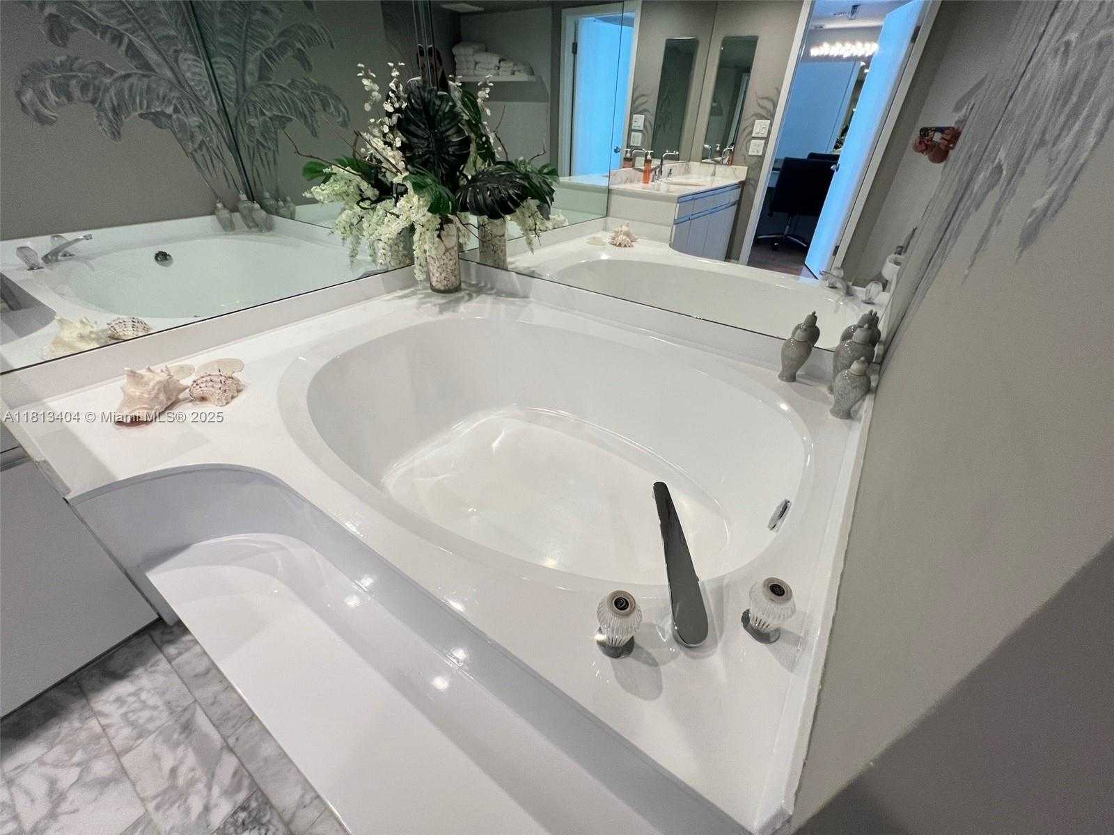 Small Image of 9 ISLAND AVE #1409, Miami Beach Number 36