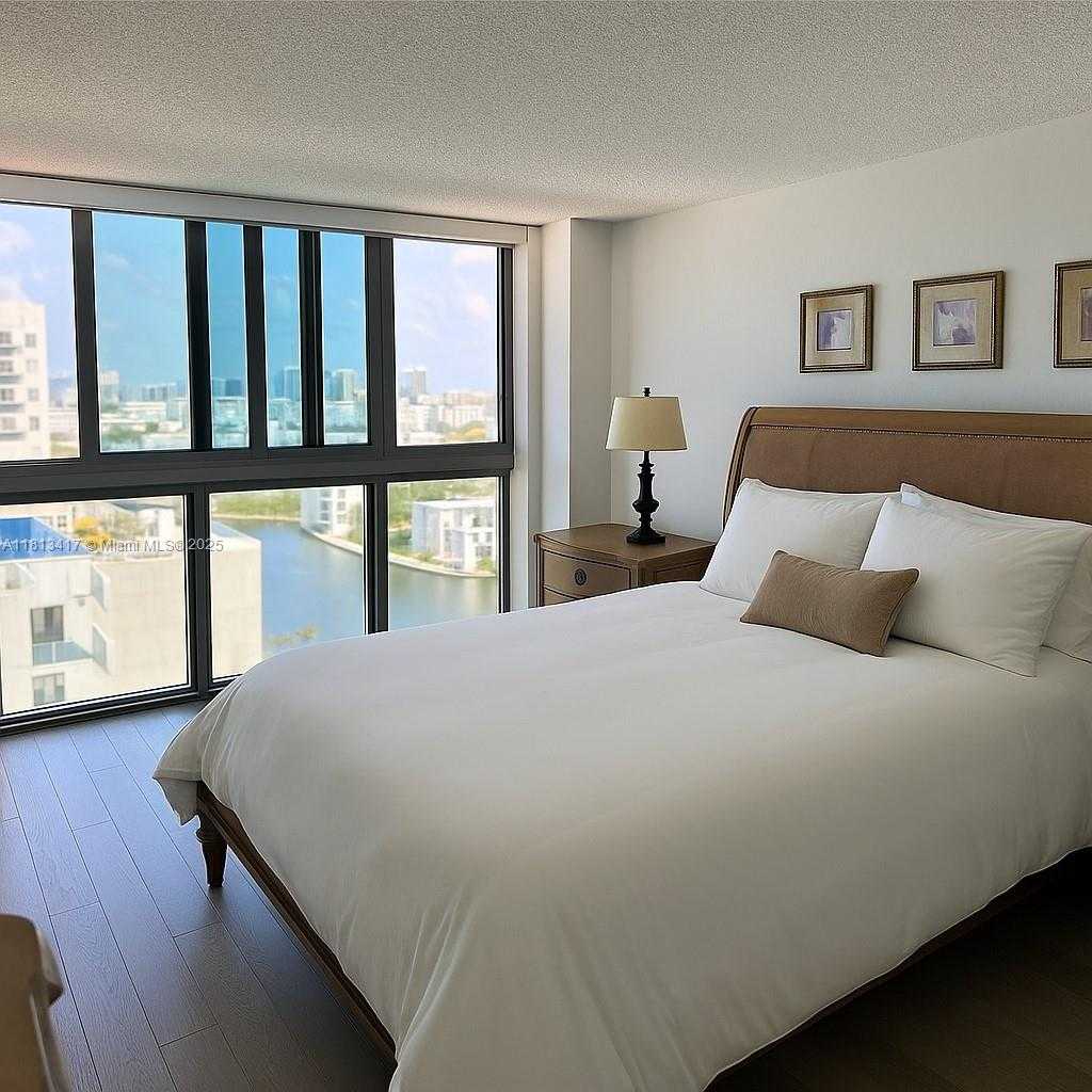 Small Image of 2655 COLLINS AVE #2410, Miami Beach Number 10