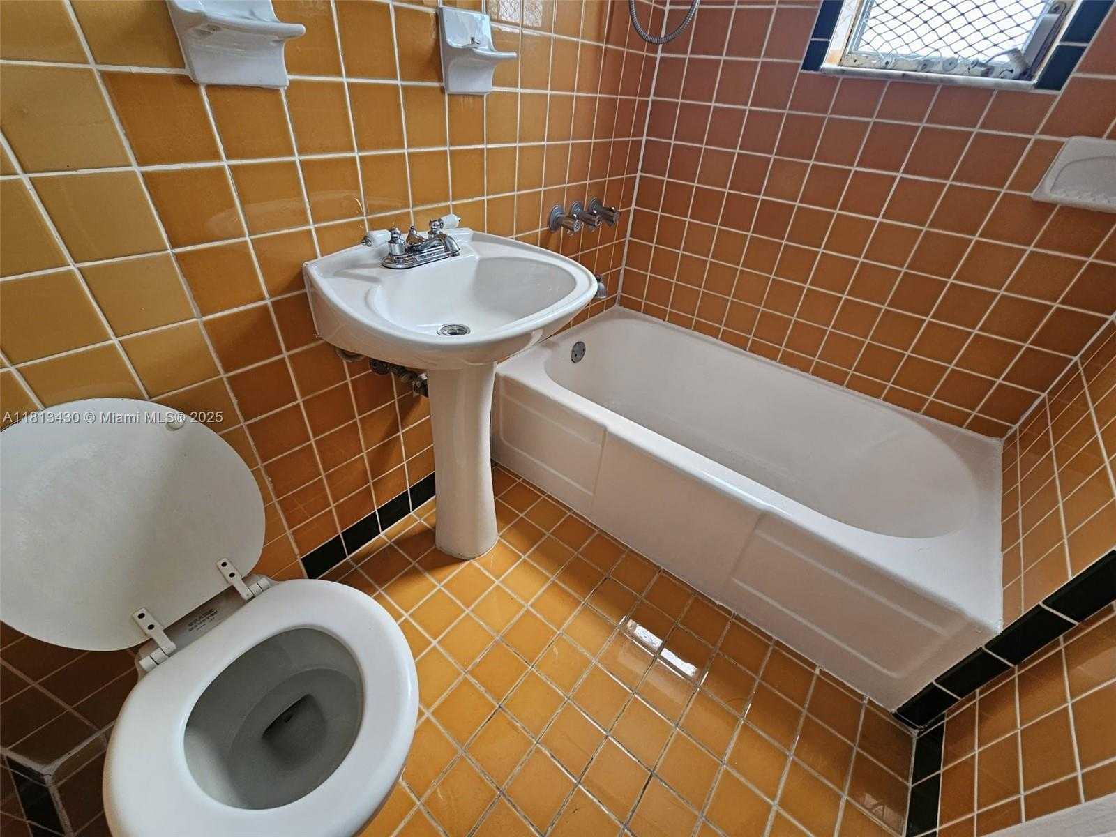 Small Image of 850 JEFFERSON AVE #1A, Miami Beach Number 6