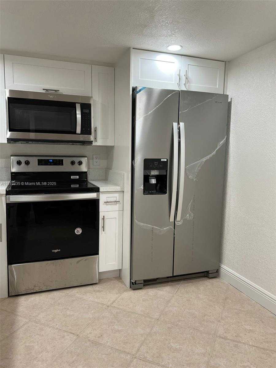 Small Image of 601 THREE ISLANDS BLVD #110, Hallandale Beach Number 6