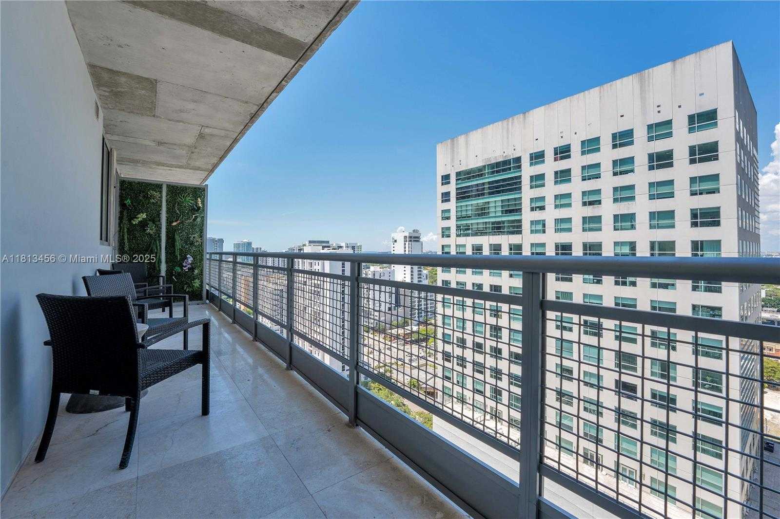 Small Image of 690 SOUTH WEST 1ST CT #2530, Miami Number 17
