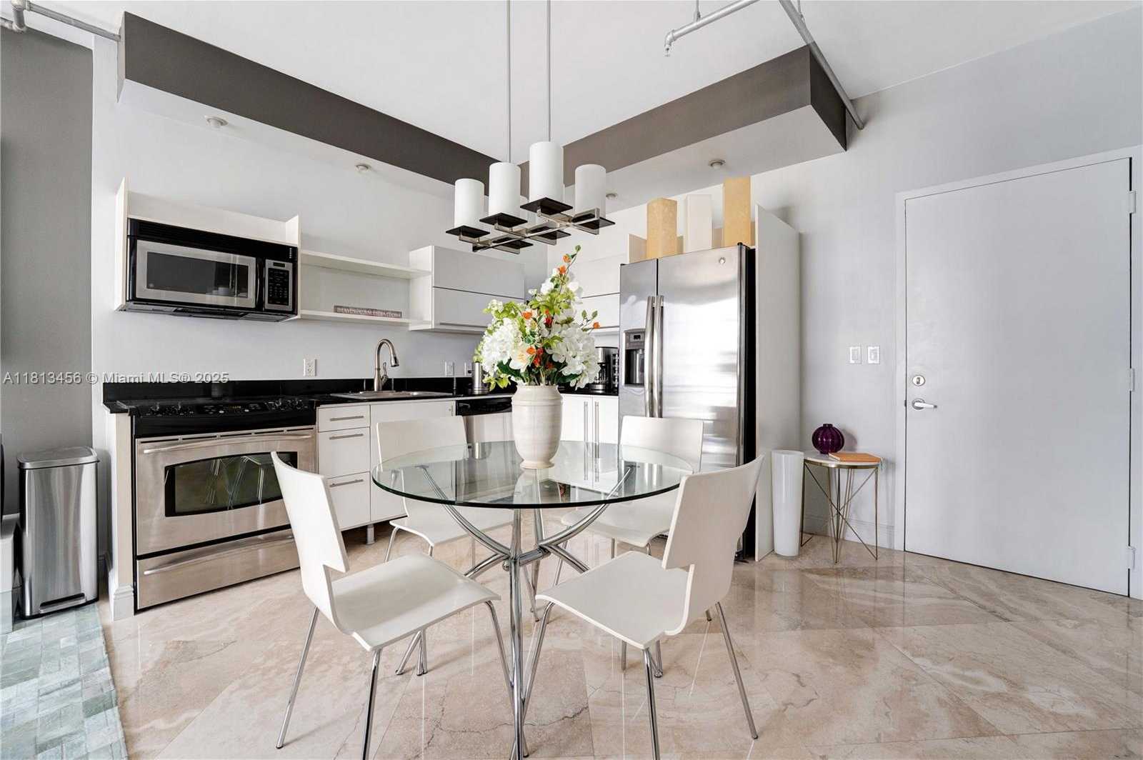 Small Image of 690 SOUTH WEST 1ST CT #2530, Miami Number 4