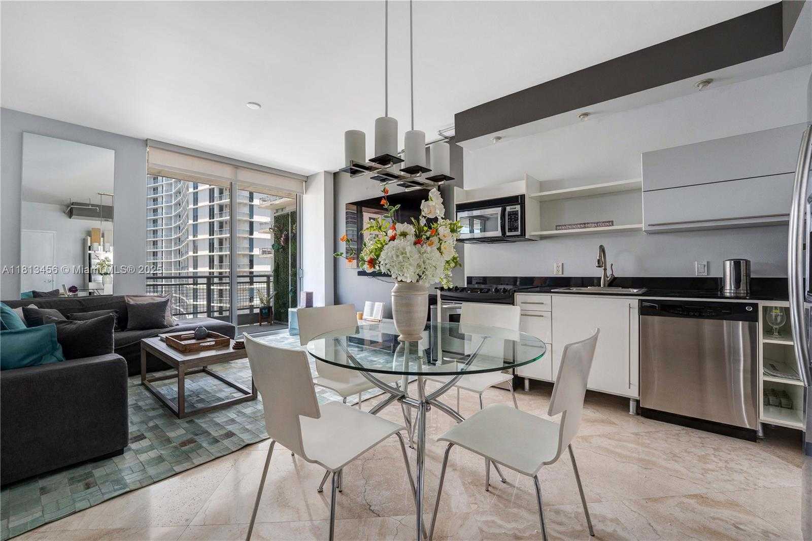 Small Image of 690 SOUTH WEST 1ST CT #2530, Miami Number 6