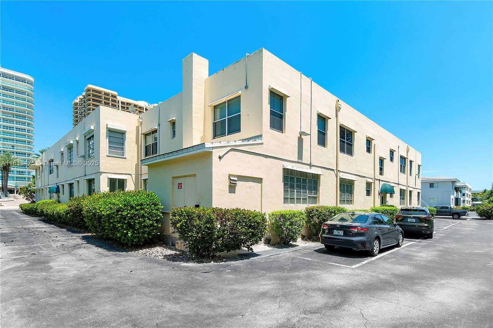 Small Image of 9940 COLLINS AVE #11, Bal Harbour Number 32