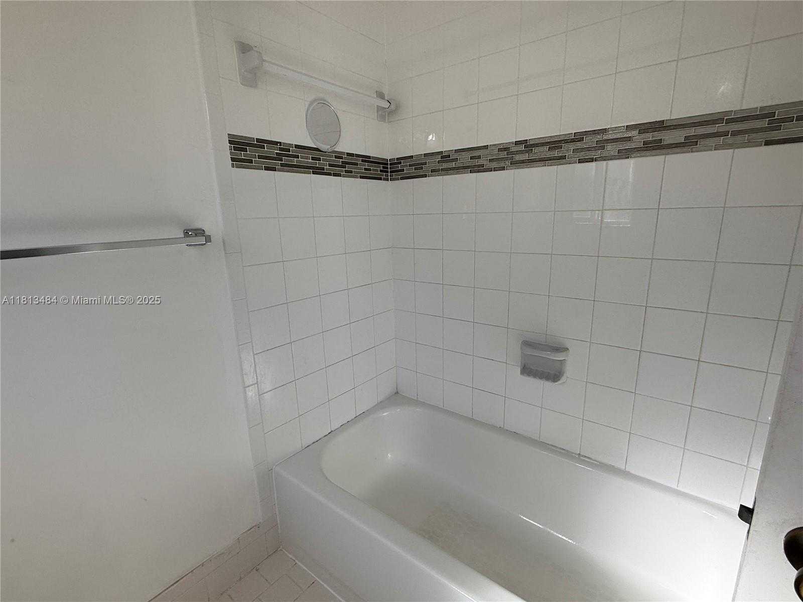Small Image of 17432 SOUTH WEST 140TH CT, Miami Number 15