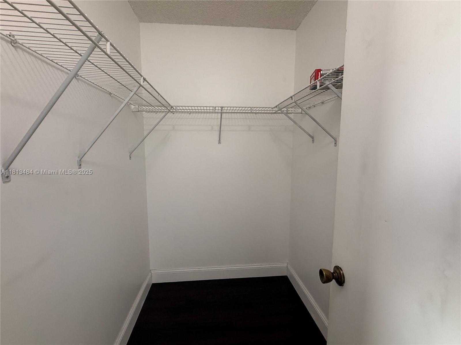 Small Image of 17432 SOUTH WEST 140TH CT, Miami Number 16