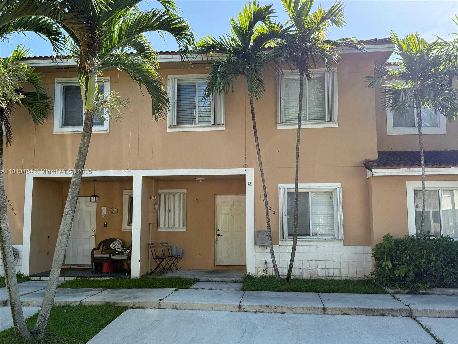 Small Image of 17432 SOUTH WEST 140TH CT, Miami Number 2