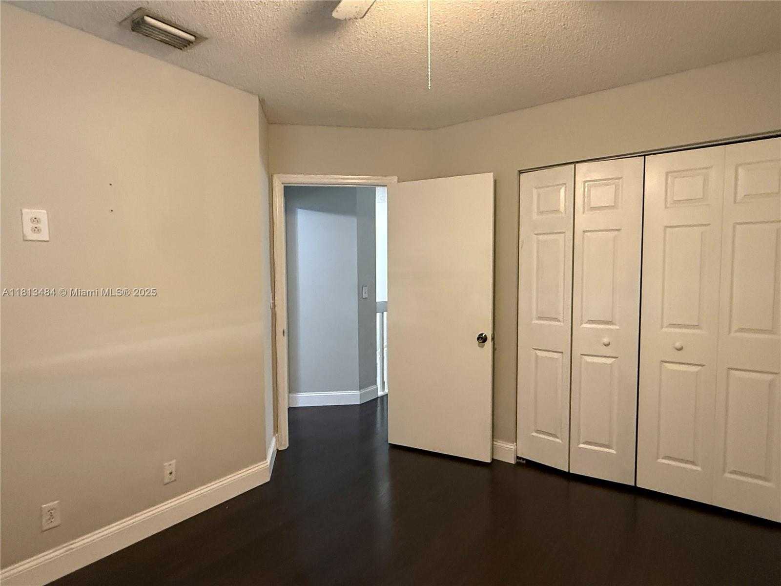 Small Image of 17432 SOUTH WEST 140TH CT, Miami Number 21