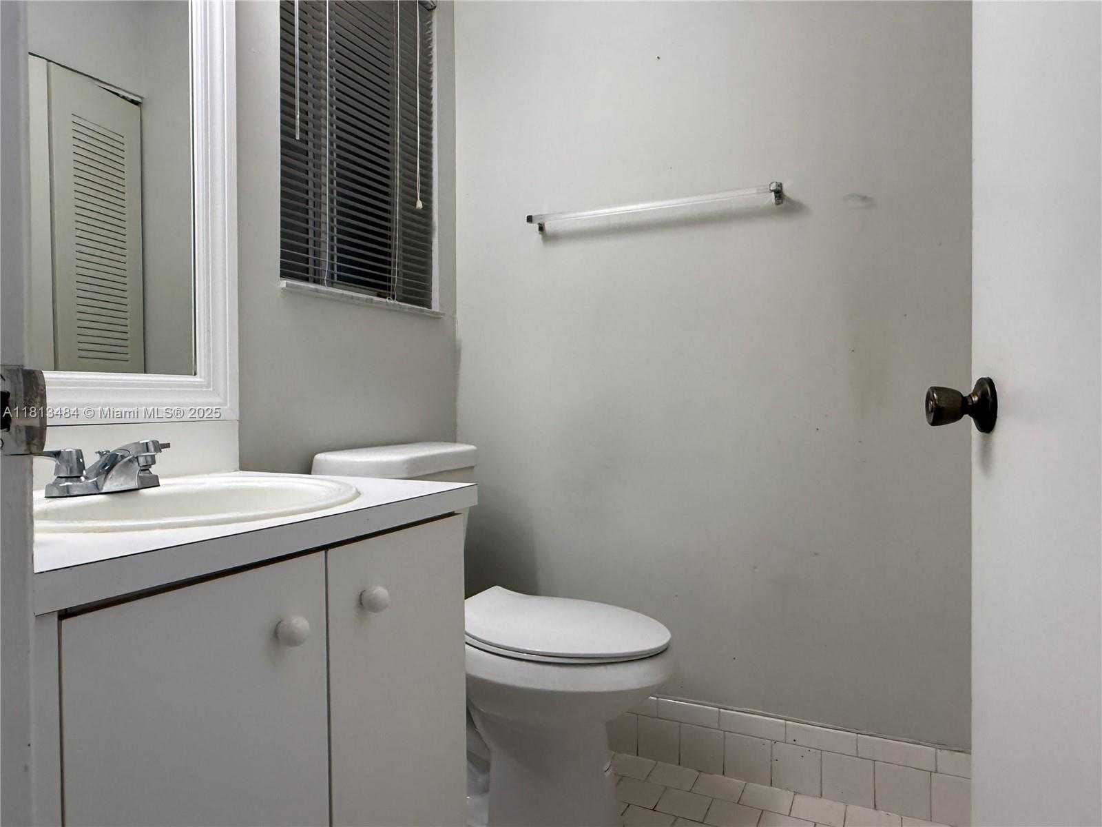 Small Image of 17432 SOUTH WEST 140TH CT, Miami Number 24