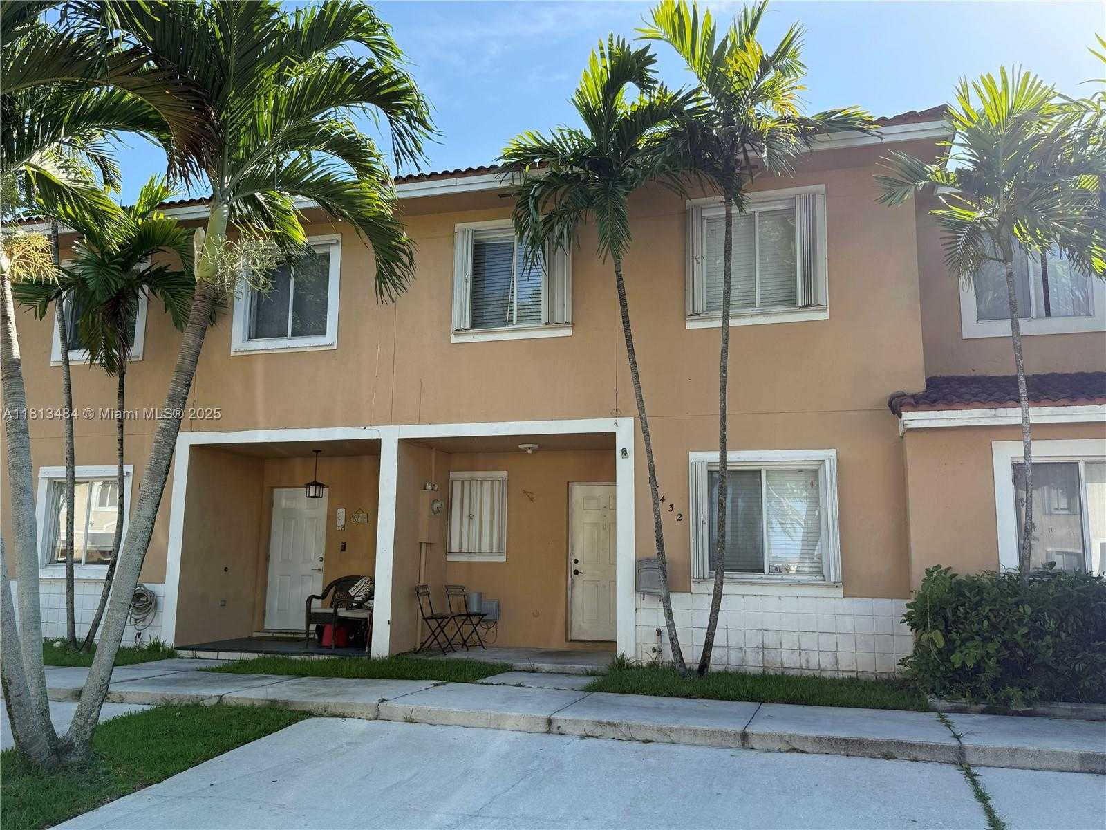 Small Image of 17432 SOUTH WEST 140TH CT, Miami Number 3