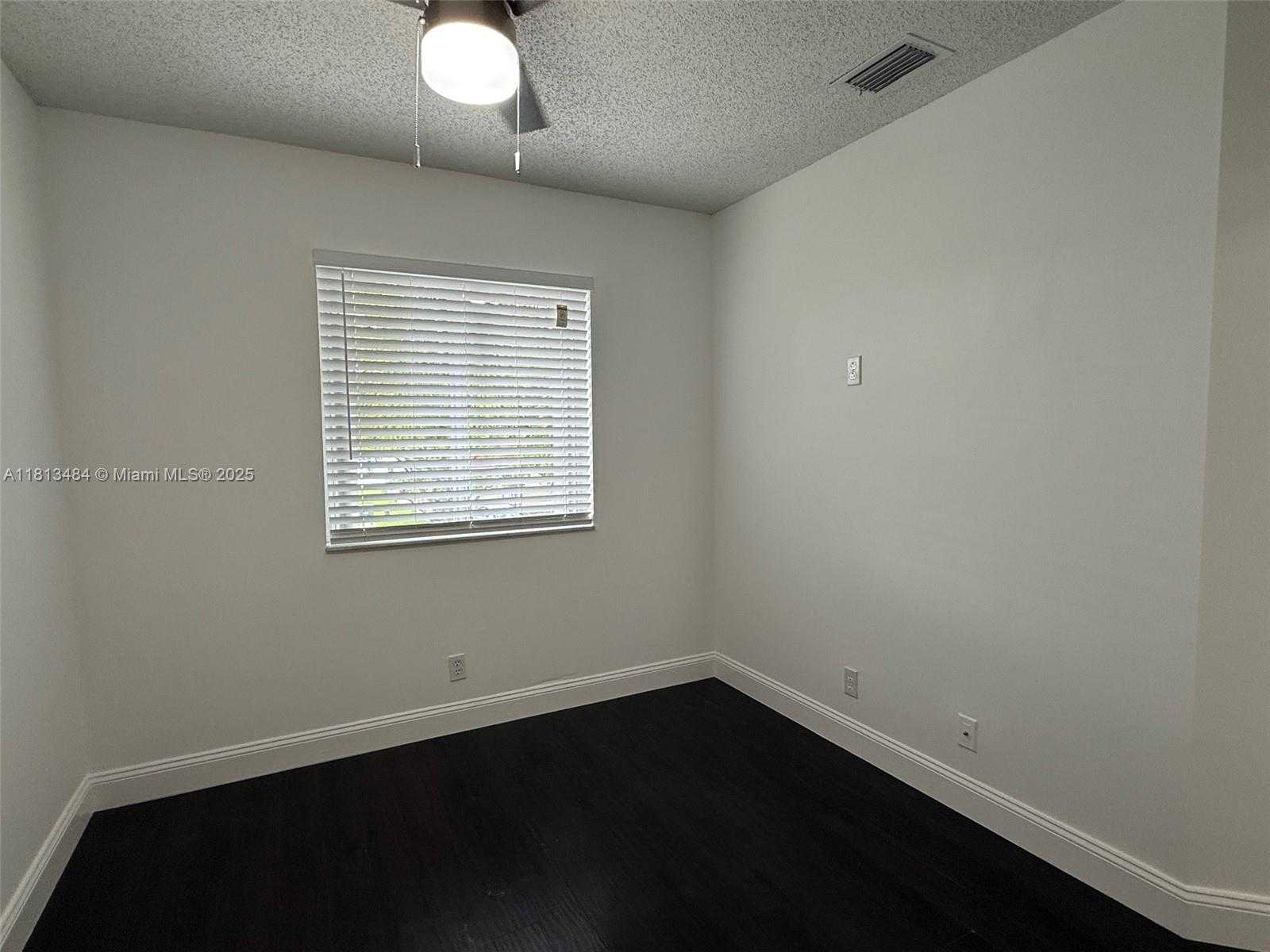 Small Image of 17432 SOUTH WEST 140TH CT, Miami Number 31