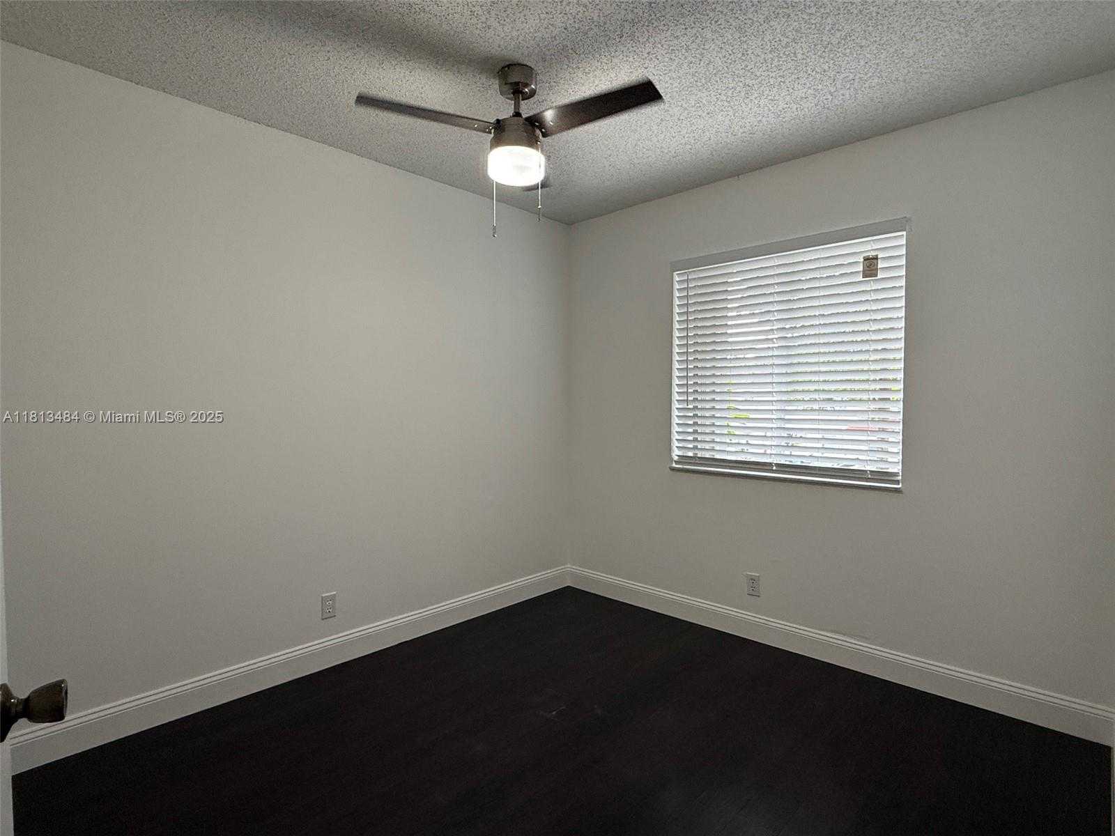 Small Image of 17432 SOUTH WEST 140TH CT, Miami Number 37
