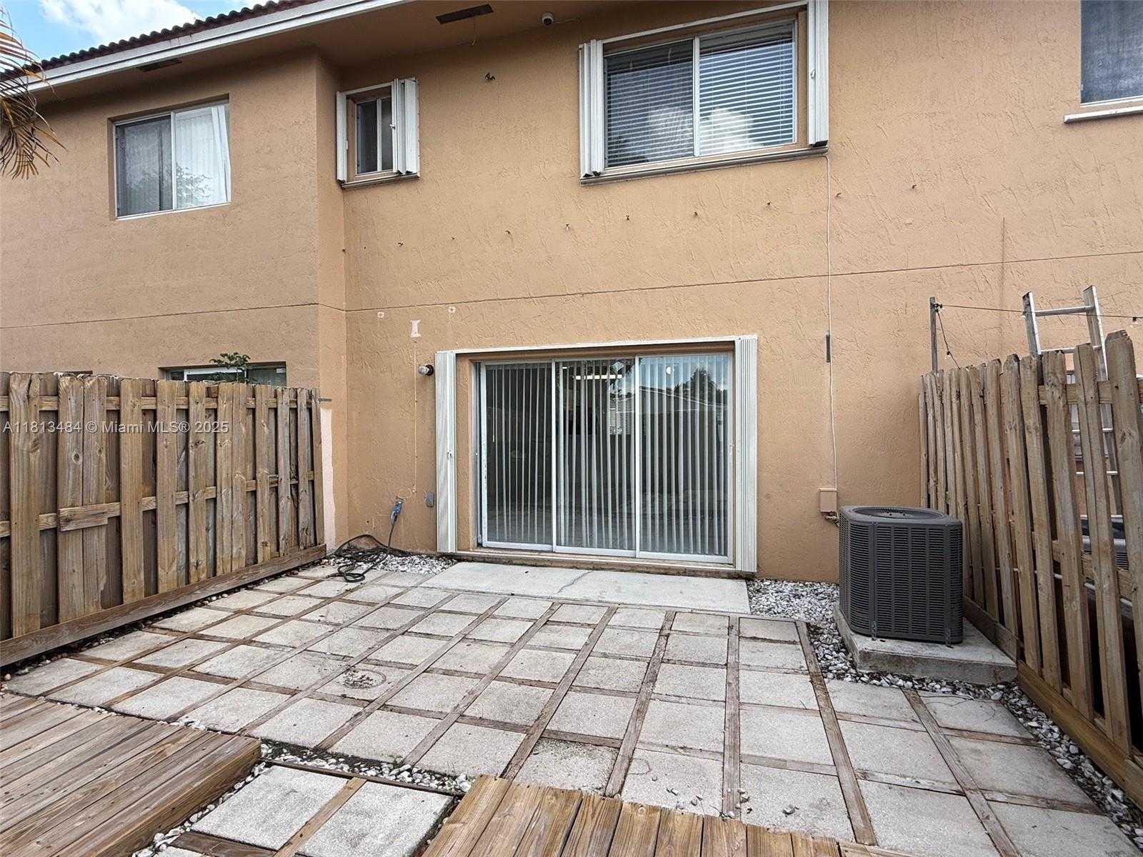 Small Image of 17432 SOUTH WEST 140TH CT, Miami Number 39