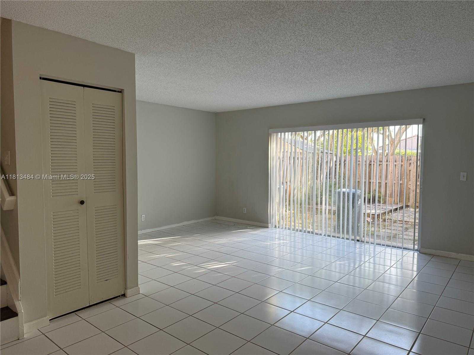 Small Image of 17432 SOUTH WEST 140TH CT, Miami Number 9