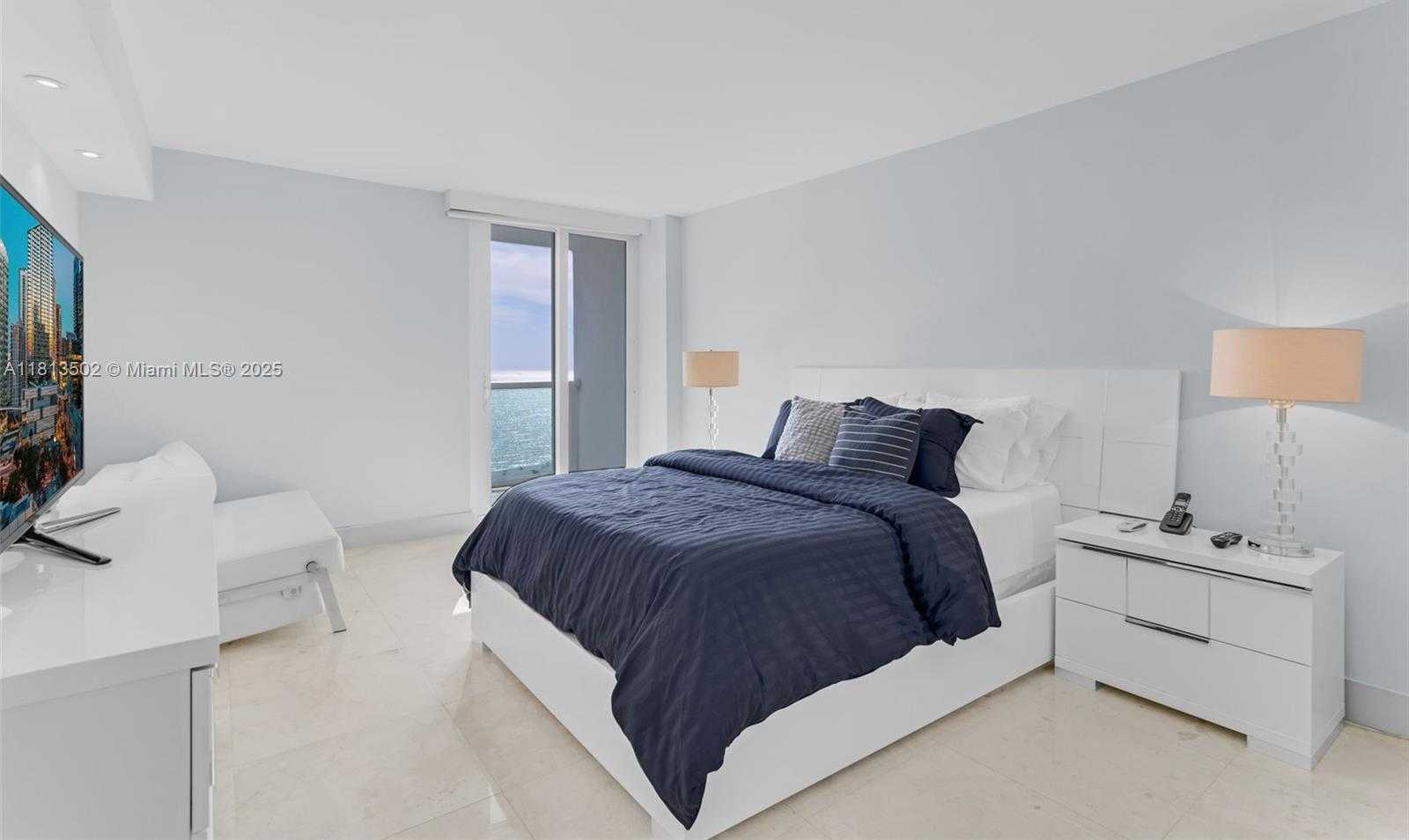 Small Image of 100 BAYVIEW DR #2007, Sunny Isles Beach Number 11