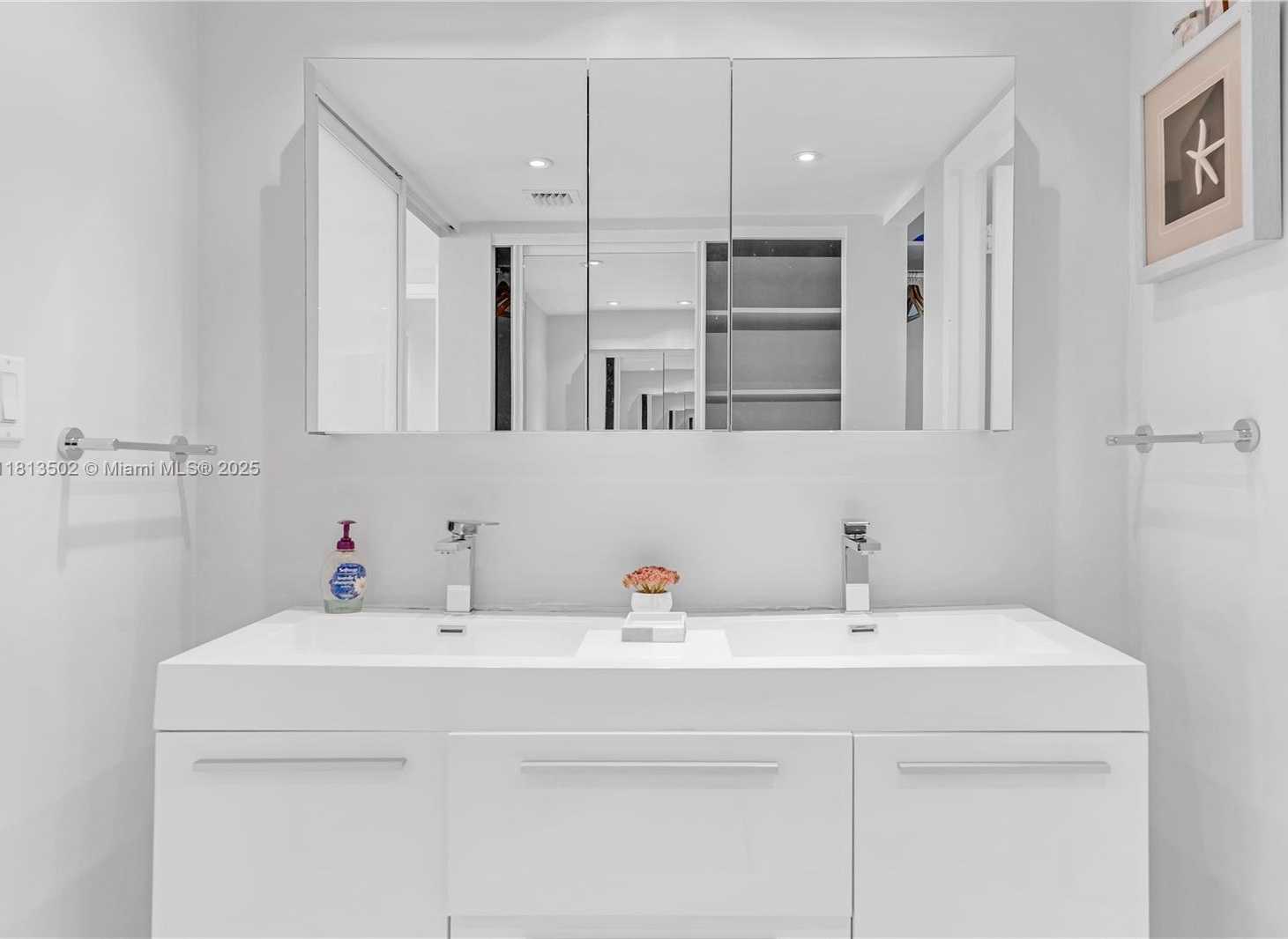 Small Image of 100 BAYVIEW DR #2007, Sunny Isles Beach Number 14