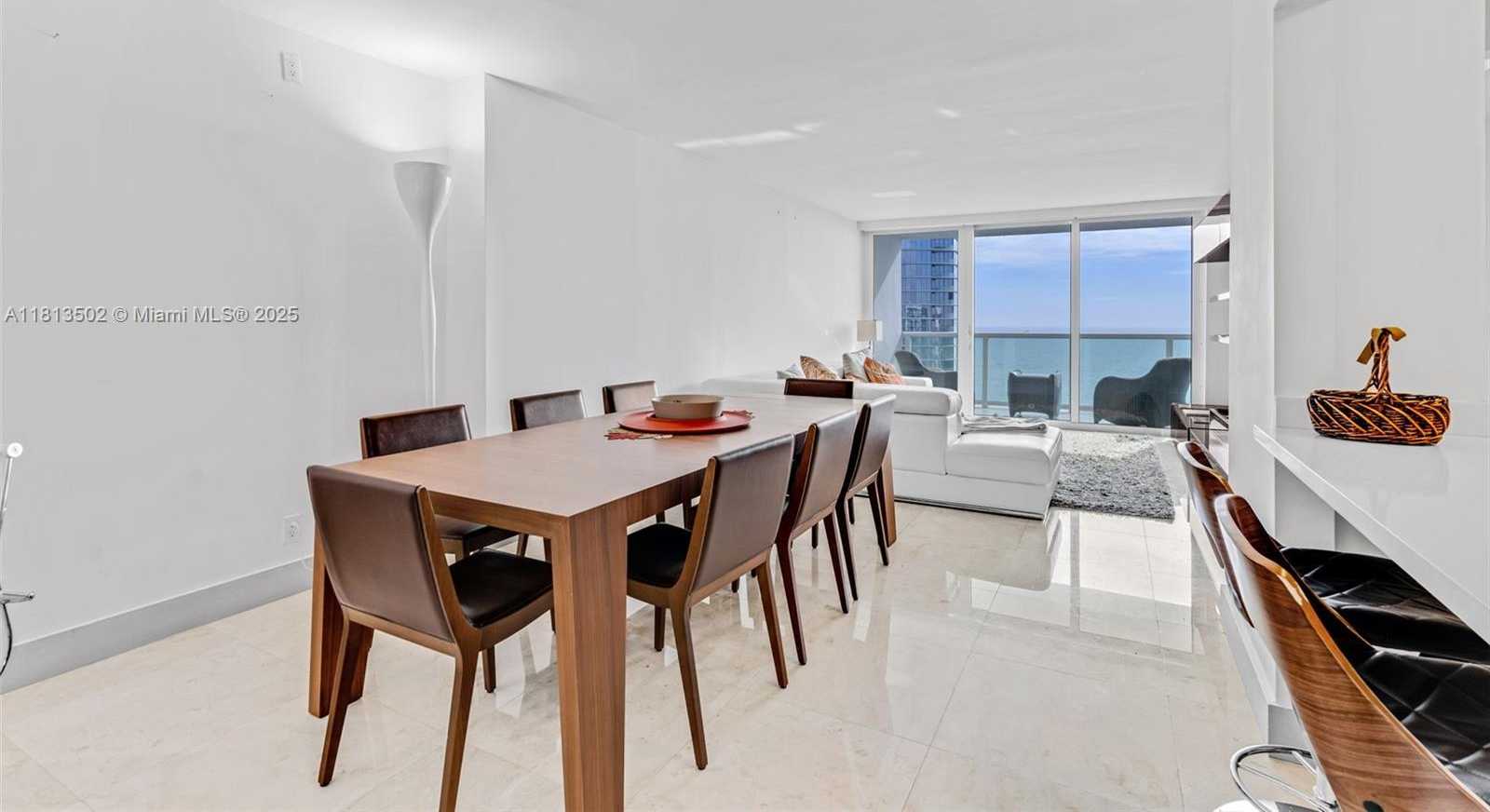 Small Image of 100 BAYVIEW DR #2007, Sunny Isles Beach Number 5