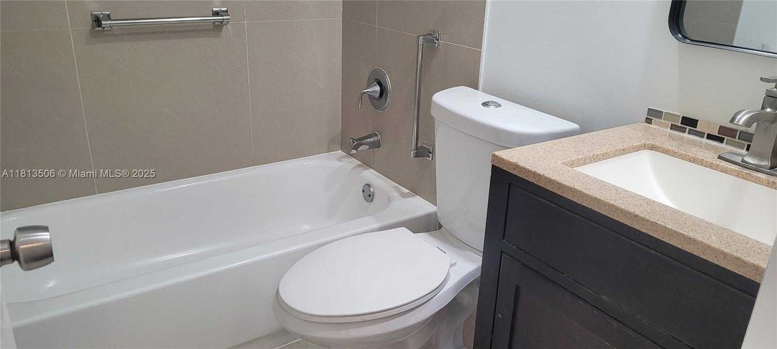 Small Image of 270 LAYNE BLVD #106, Hallandale Beach Number 24