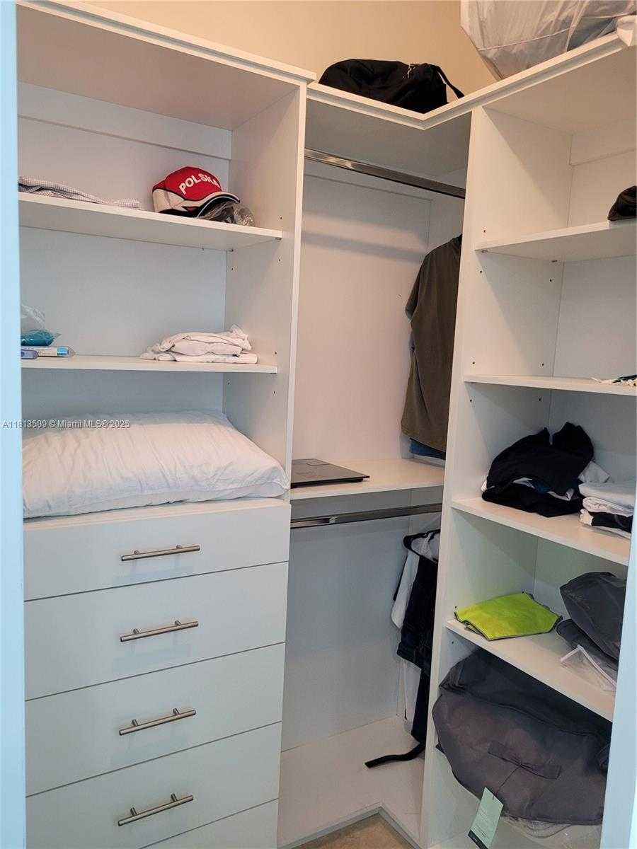 Small Image of 350 SOUTH MIAMI AVE #2714, Miami Number 27