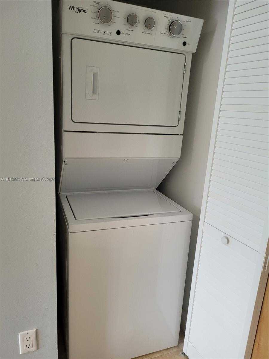 Small Image of 350 SOUTH MIAMI AVE #2714, Miami Number 40
