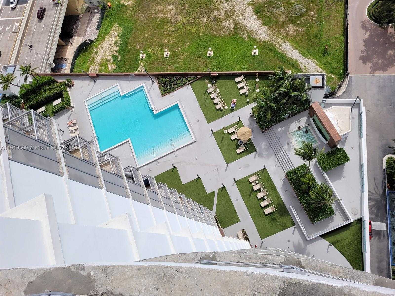 Small Image of 350 SOUTH MIAMI AVE #2714, Miami Number 43