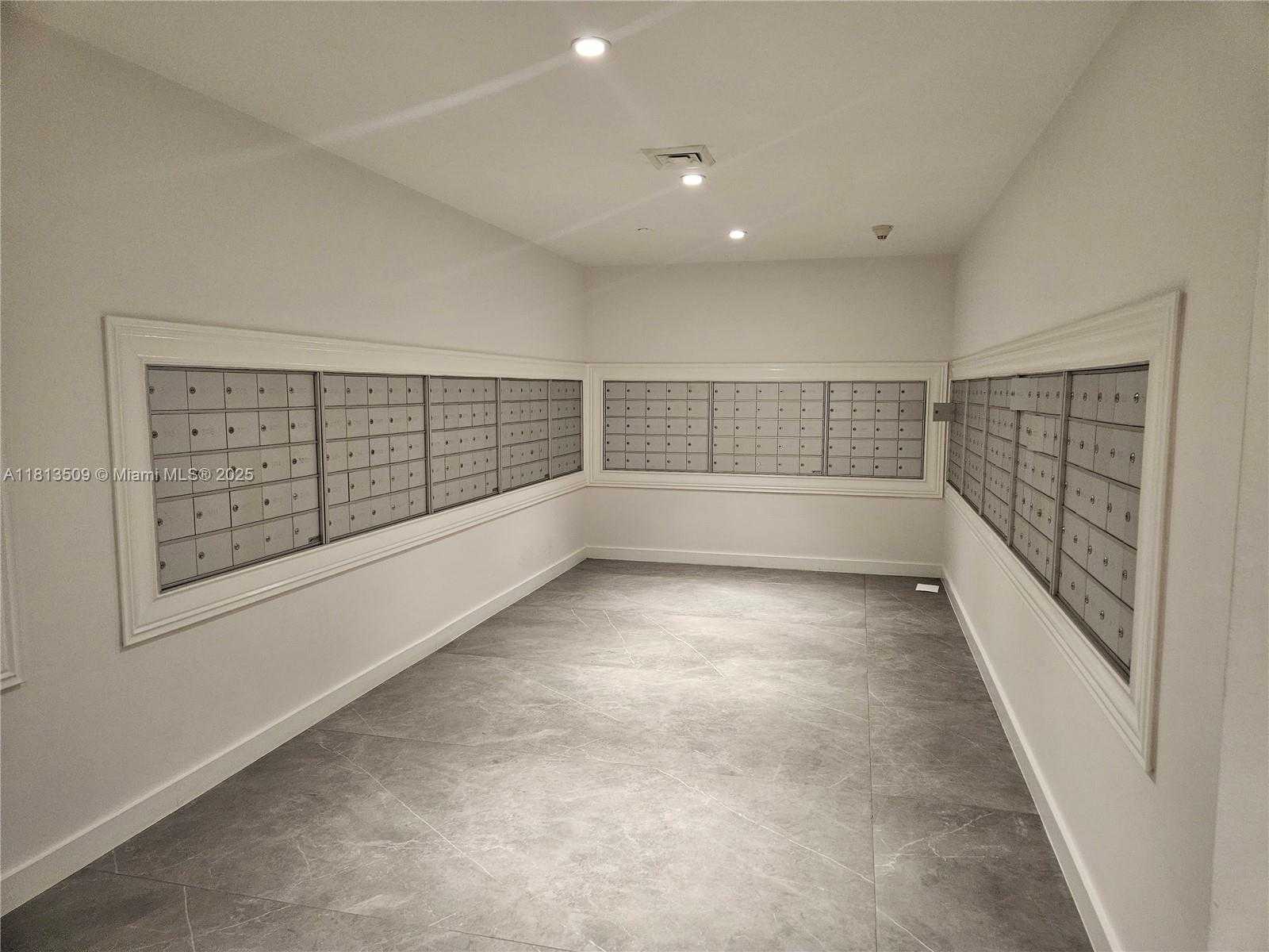 Small Image of 350 SOUTH MIAMI AVE #2714, Miami Number 56