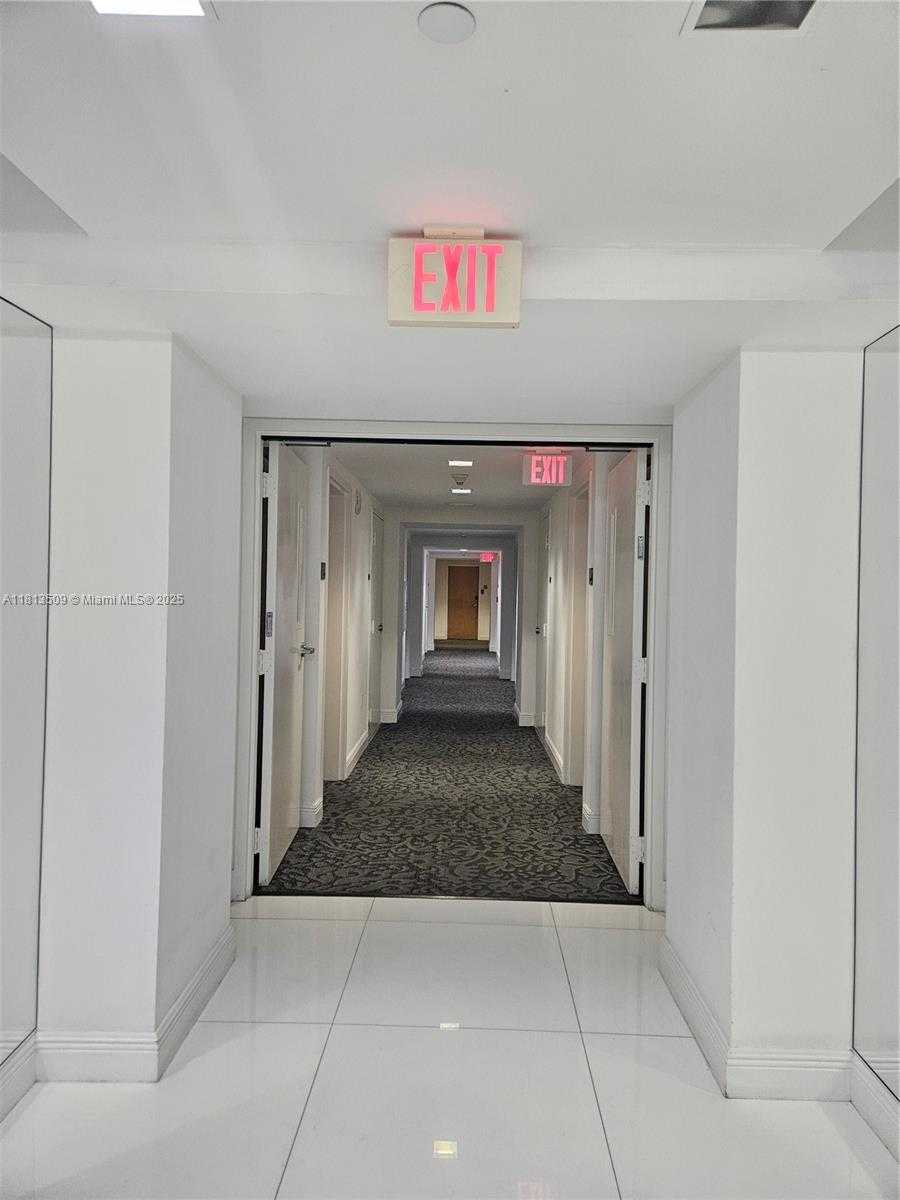Small Image of 350 SOUTH MIAMI AVE #2714, Miami Number 62