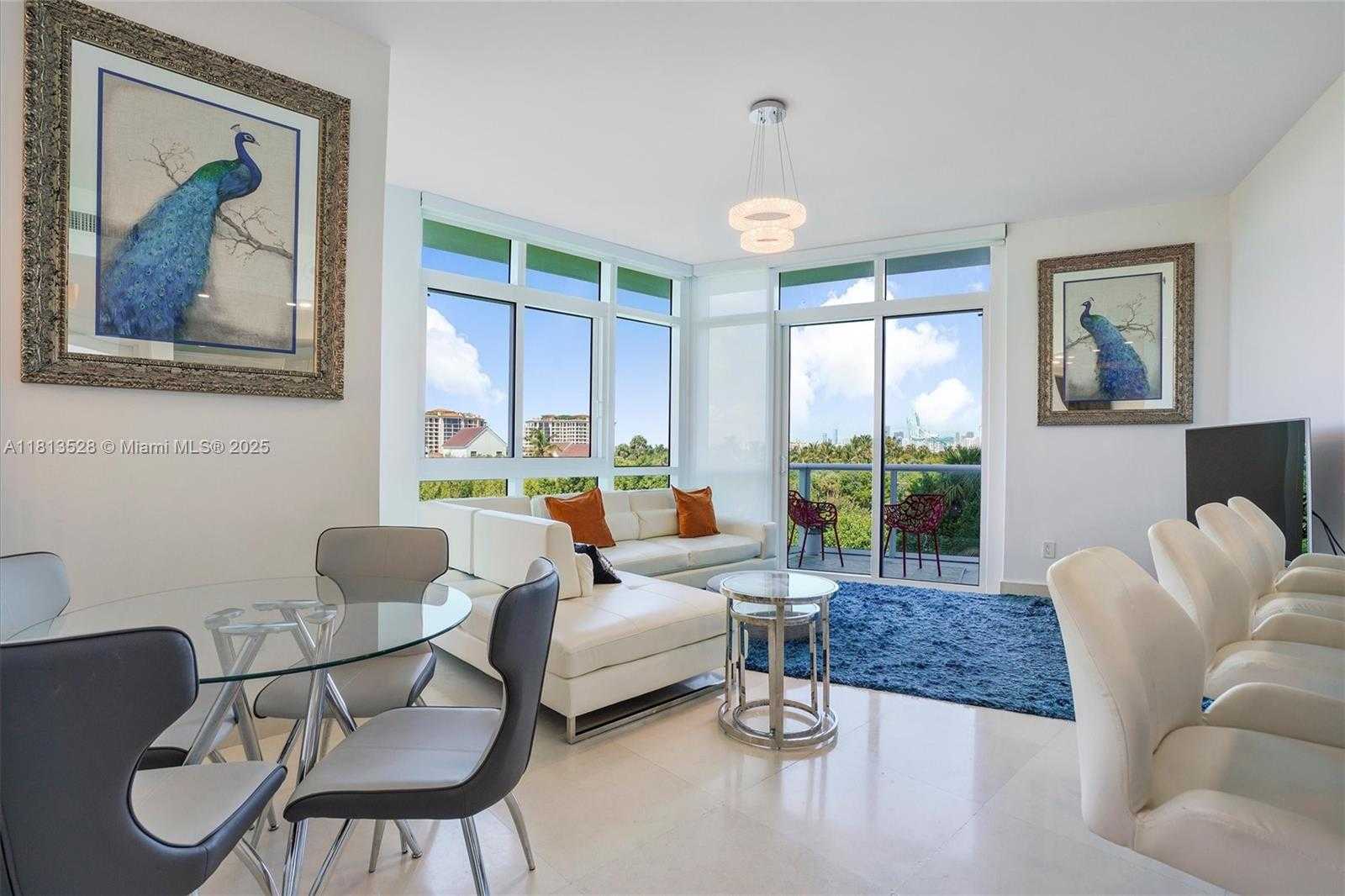 Small Image of 100 SOUTH POINTE DR #TH-15, Miami Beach Number 2