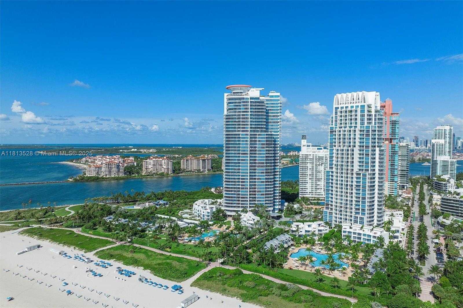 Small Image of 100 SOUTH POINTE DR #TH-15, Miami Beach Number 37