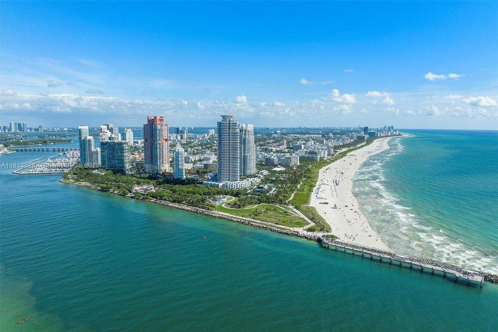 Small Image of 100 SOUTH POINTE DR #TH-15, Miami Beach Number 40